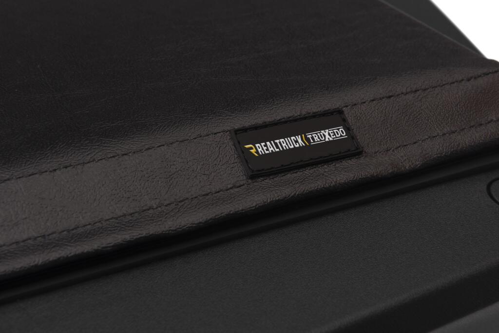 Lo Pro Tonneau Cover Black 2024-2026 Toyota Tacoma 6 Foot 2 Inch Bed Truxedo