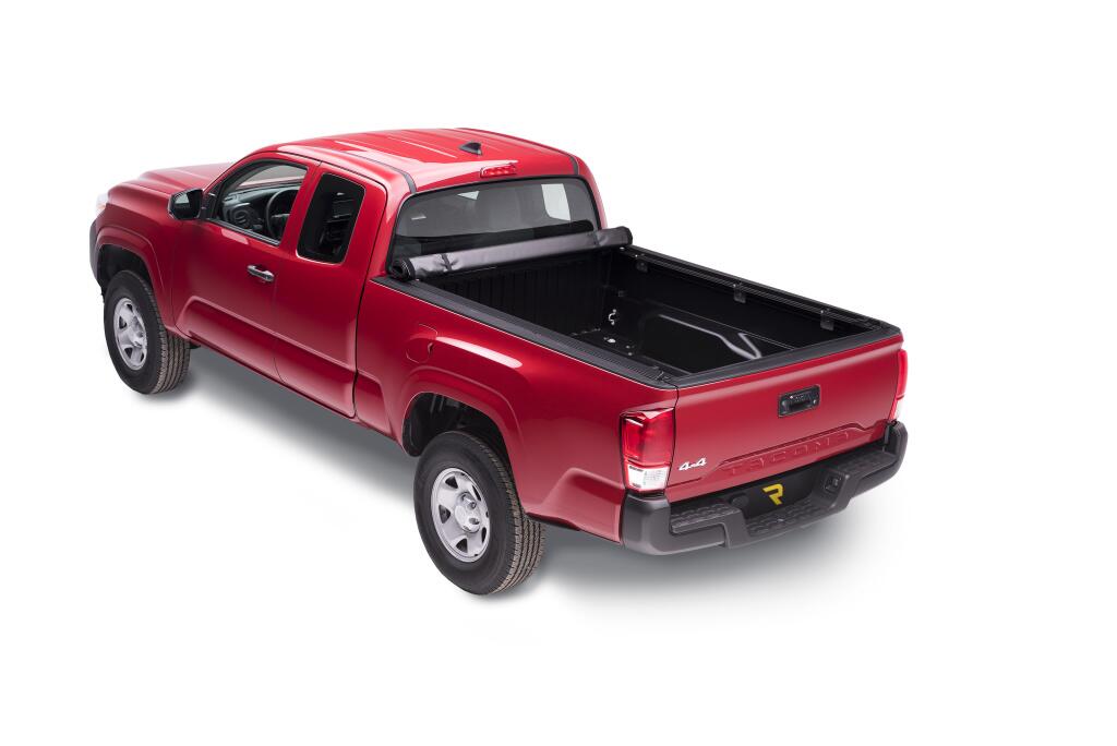 Lo Pro Tonneau Cover Black 2024-2026 Toyota Tacoma 6 Foot 2 Inch Bed Truxedo