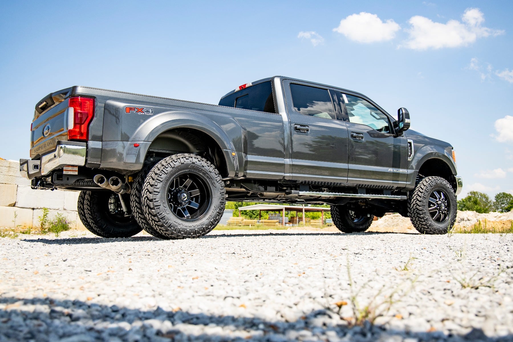 4.5 Inch Lift Kit Diesel Dually Ford F-350 Super Duty 4WD (2017-2022) Rough Country