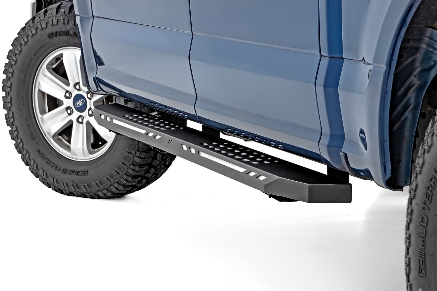 AC2 Running Boards Amber/White Crew Cab Ford F-150/Lightning/F-250/F-350/Raptor (15-26) Rough Country