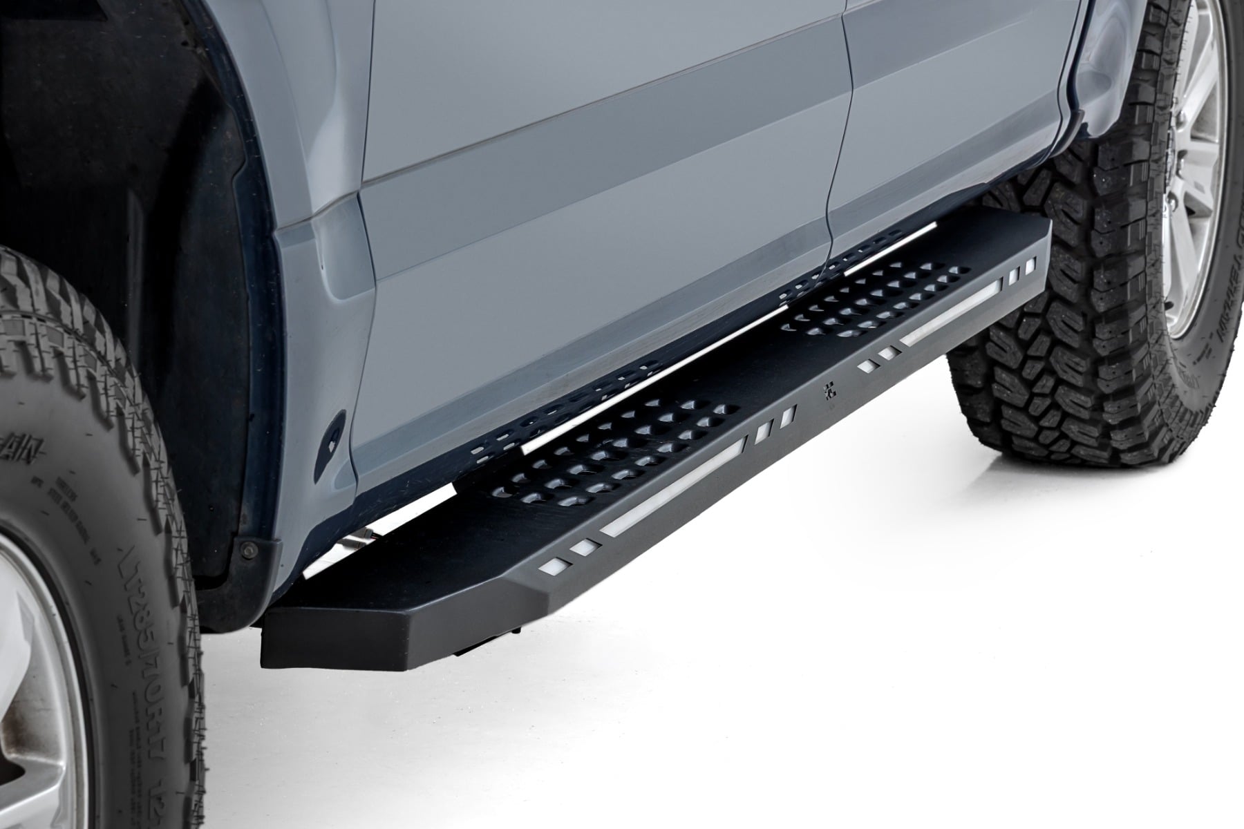 AC2 Running Boards Amber/White Crew Cab Ford F-150/Lightning/F-250/F-350/Raptor (15-26) Rough Country