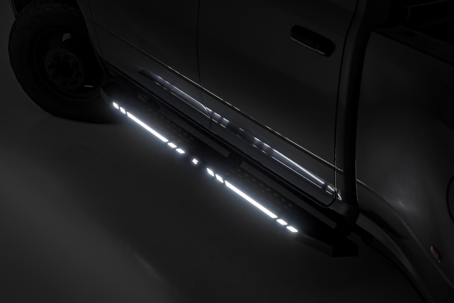 AC2 Running Boards Amber/White Crew Cab Ram 1500/2500/3500 2WD/4WD (2010-2025 & Classic) Rough Country