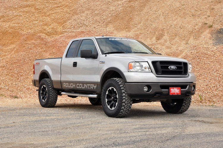 2.5 Inch Leveling Lift Kit w/V2 Shocks 04-08 F-150 Rough Country