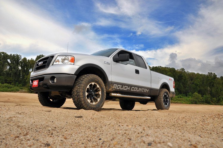 2 Inch Ford Strut Leveling Kit w/V2 Shocks 04-08 F-150 Rough Country
