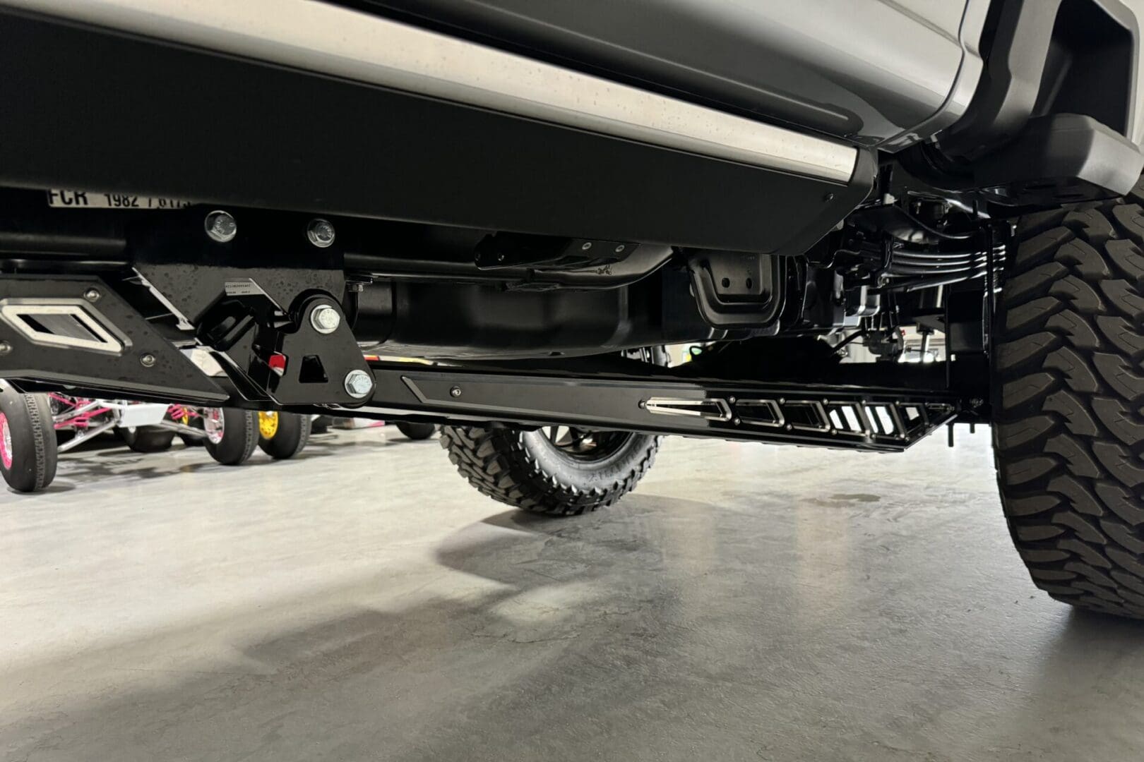 McGaughy's Premium S/S Traction Bar Kit 2023-2026 Ford F-350 4WD Crew Cab Short Bed