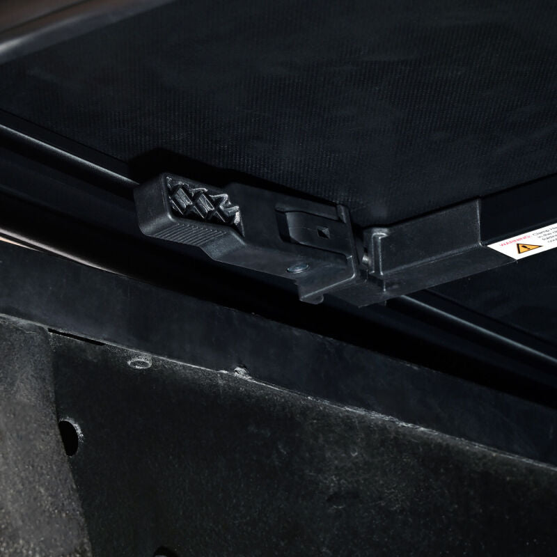 Westin 17-24 Ford F-250/350 Super Duty 6.75ft. Bed Soft Tri-Fold Tonneau Cover - Black