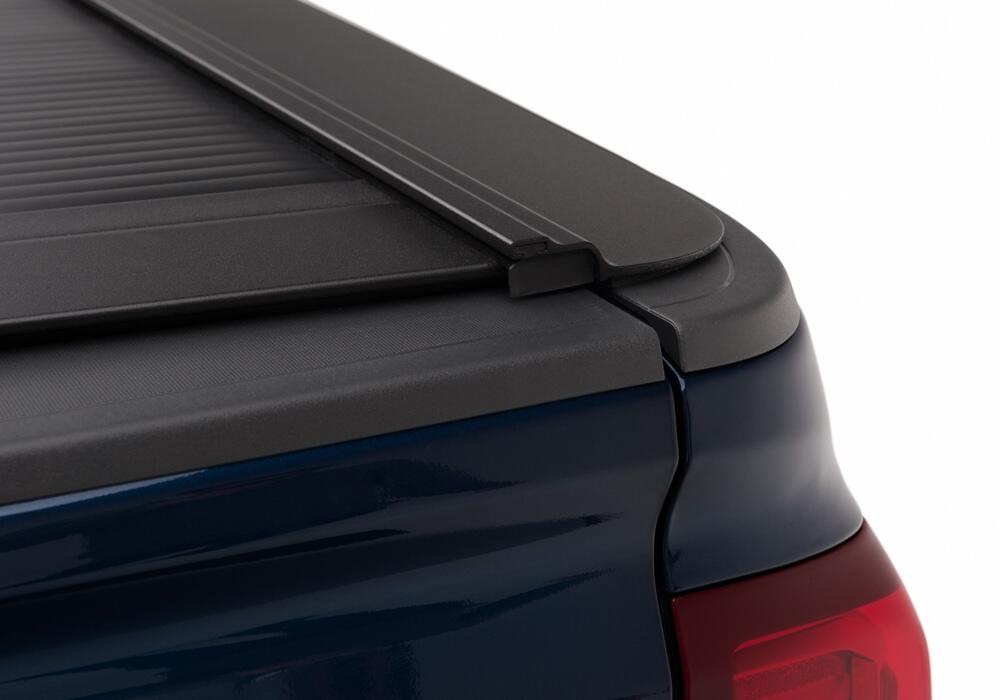 RetraxOne MX Retractable Tonneau Cover Matte One Piece Polycarbonate Finish 1988-1999 Chevy/GMC C/K/1999-2006 (2007 Classic) Silverado/Sierra 6' 6 inch Bed without Stake Pockets Standard Rails