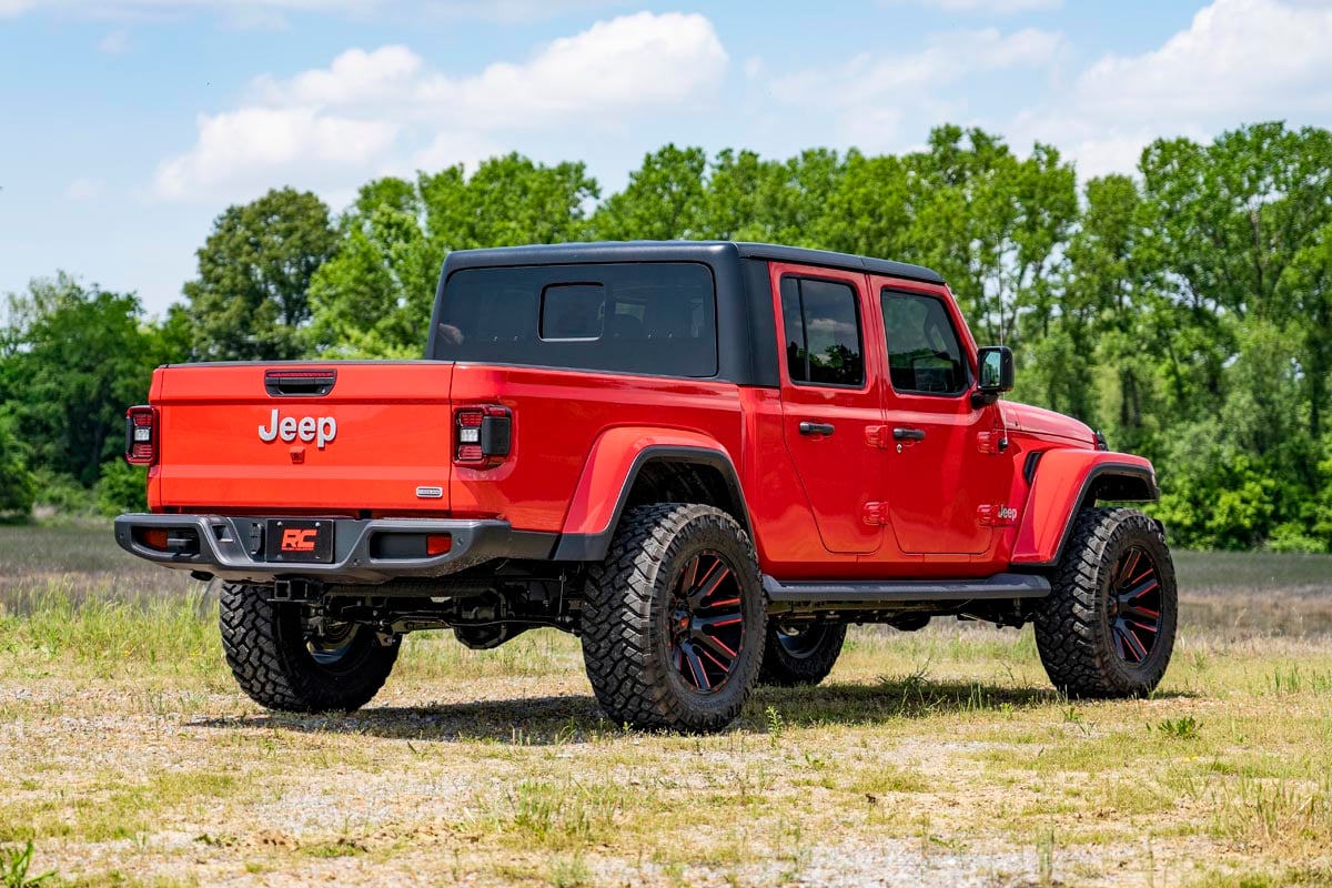 2.5 Inch Leveling Kit Spacers Jeep Gladiator JT 4WD (2020-2023) Rough Country