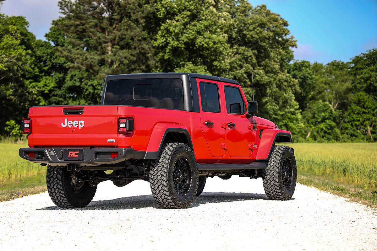3.5 Inch Lift Kit Spacers V2 Jeep Gladiator JT 4WD (2020-2023) Rough Country