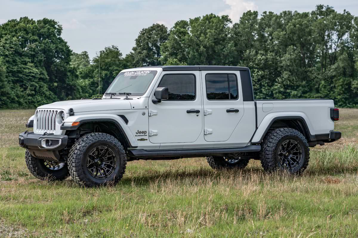 2.5 Inch Leveling Kits Springs M1 Jeep Gladiator JT 4WD (2020-2023) Rough Country