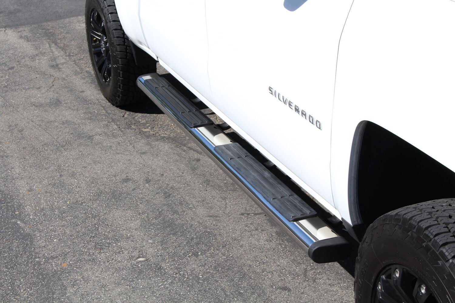 6 Inch OE Xtreme Composite SideSteps Kit + 4 Brackets Per Side (Gas Only) Chrome 2007-2018 Silverado/Sierra 1500 2015-2018 Silverado 2500/3500 HD Go Rhino