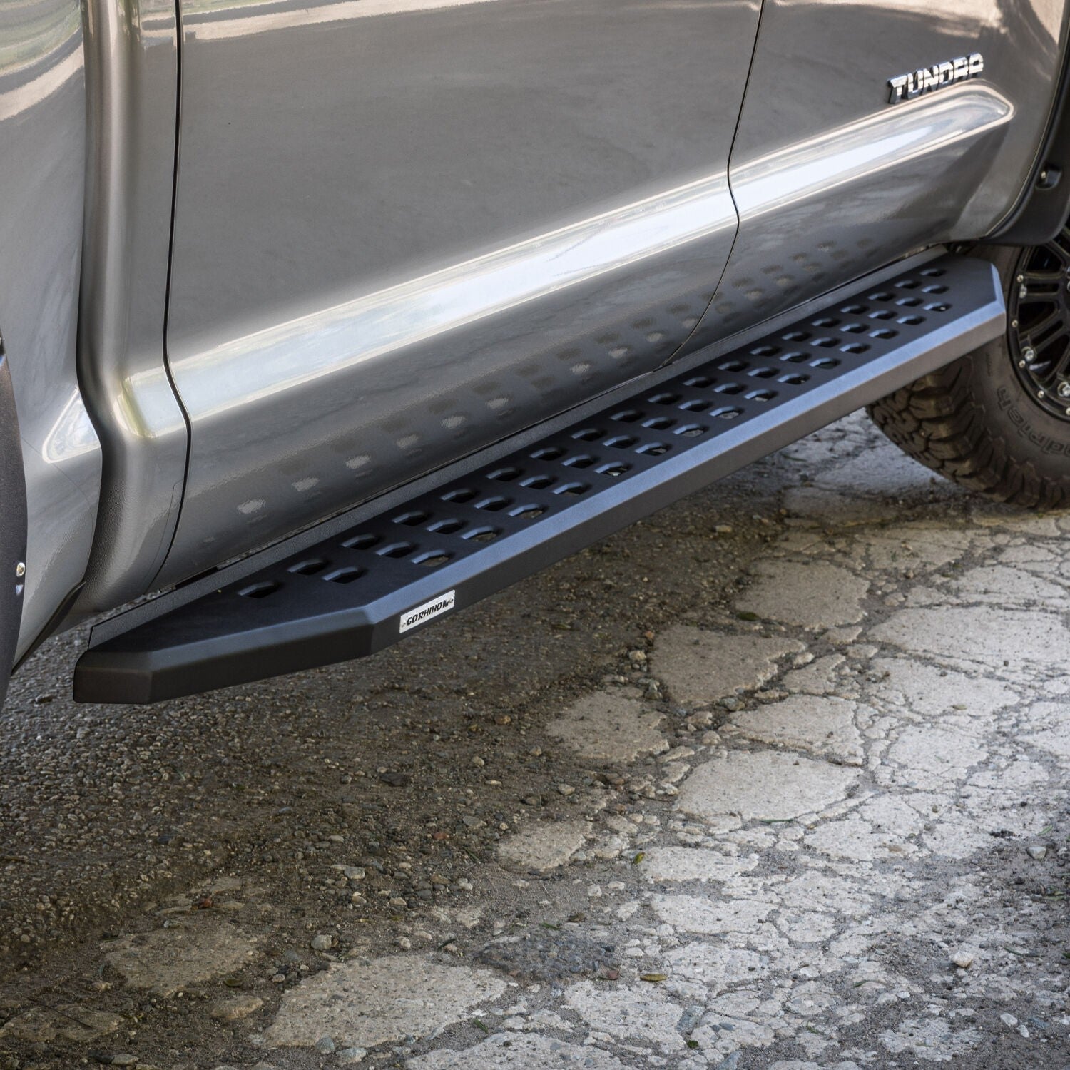 RB20 Running Boards With Mounting Brackets Textured Black 2015-2019 Silverado/Sierra 2500 HD Go Rhino