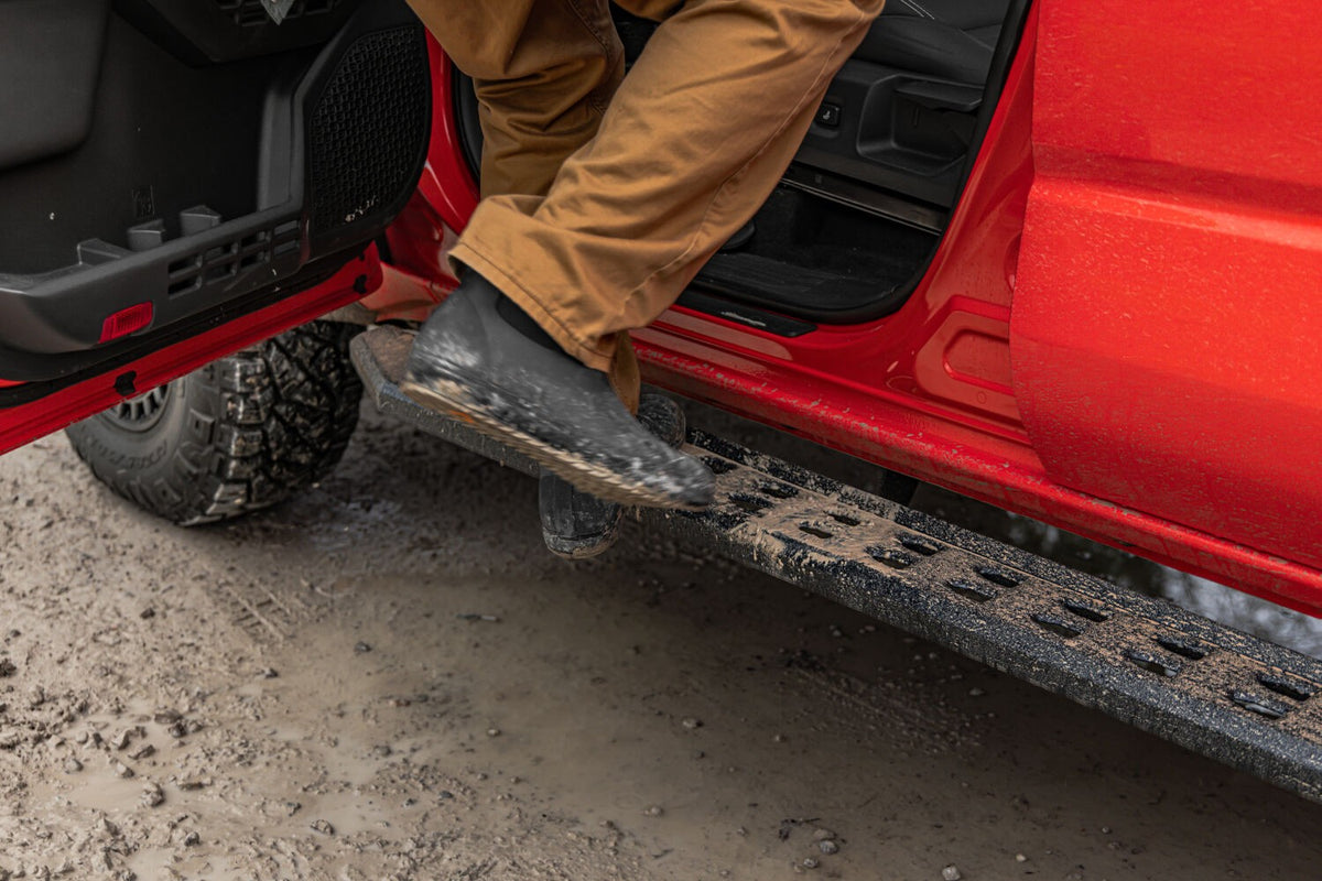 RB30 Slim Line Running Boards W/Bracket Kit Bedliner 2024-2025 Toyota Tacoma Go Rhino