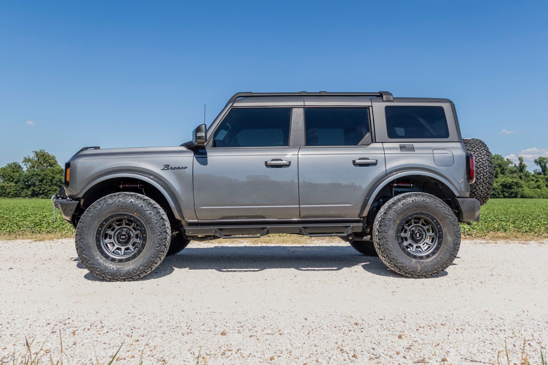 Vertex 2.5 Reservoir Coilovers Rear 3.5 Inch Ford Bronco 4WD (2021-2025) Rough Country