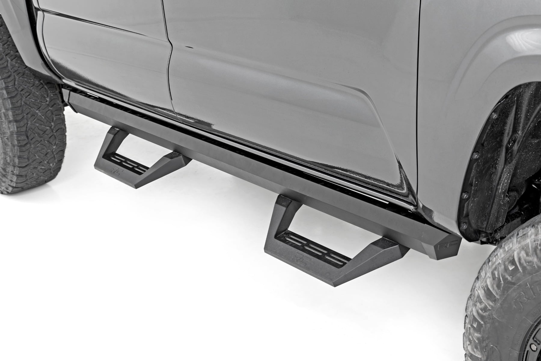 SRX2 Adj Aluminum Step Double Cab Toyota Tacoma 2WD/4WD (2005-2023) Rough Country