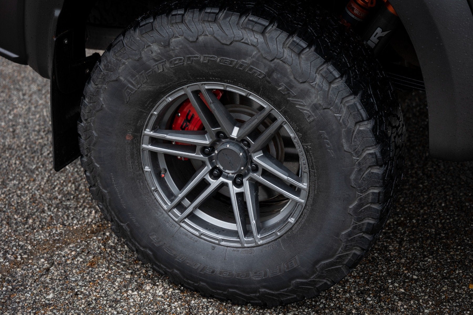 Caliper Covers Rear Red Mech Brake Ford Expedition/F-150/Raptor Rough Country
