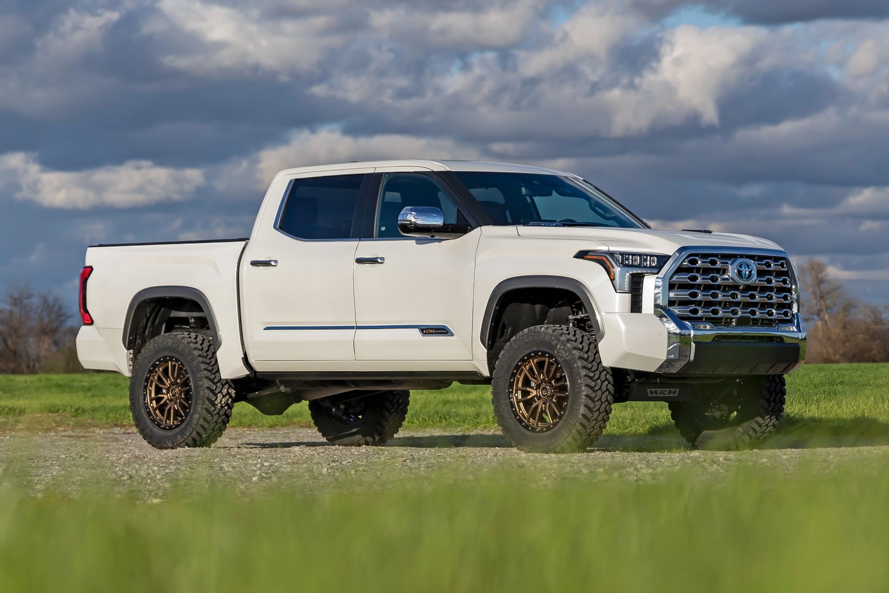 6 Inch Lift Kit OE Air Ride Toyota Tundra 4WD (2022-2026) Rough Country