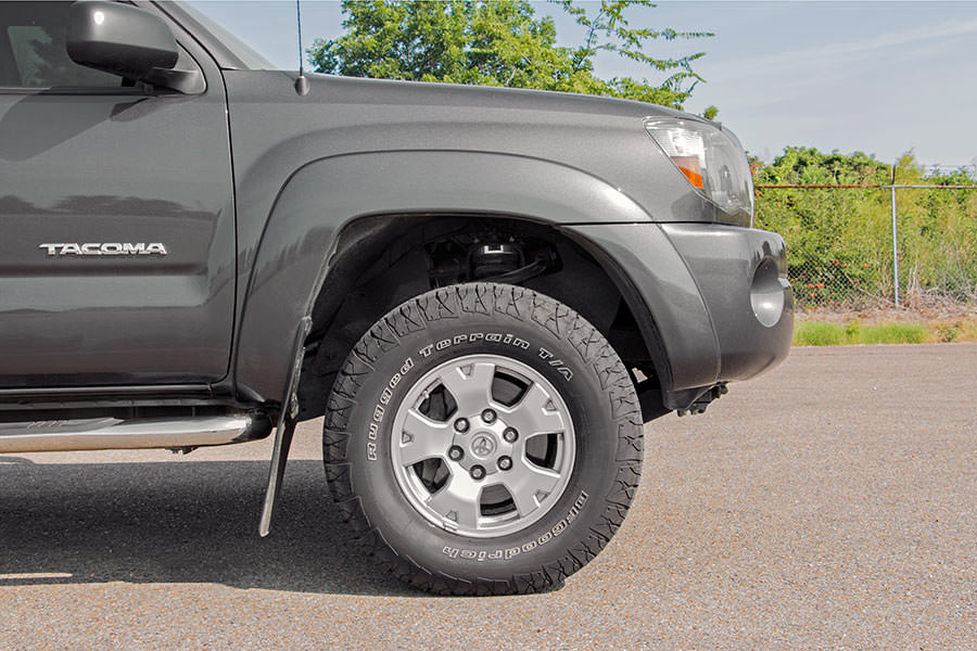 2 Inch leveling Kit Aluminum Toyota Tacoma 2WD/4WD (2005-2023) Rough Country