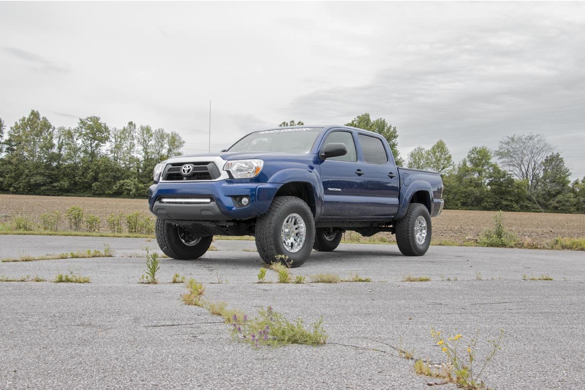 3 Inch Lift Kit RR V2 05-22 Toyota Tacoma 2WD/4WD Rough Country