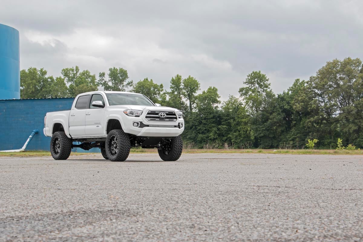 6 Inch Lift Kit Toyota Tacoma 2WD/4WD (2005-2015) Rough Country