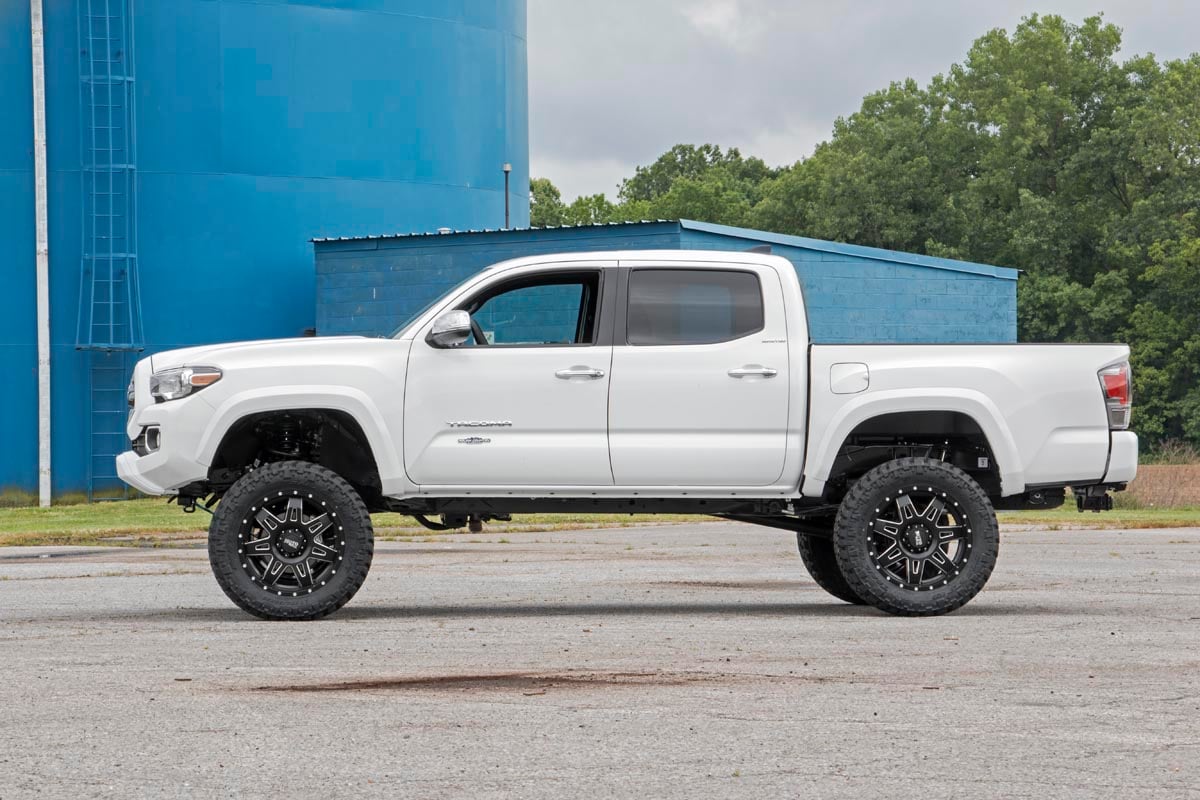 6 Inch Lift Kit Toyota Tacoma 2WD/4WD (2005-2015) Rough Country