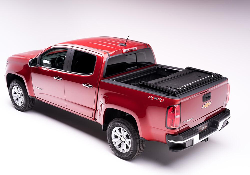 Deuce Tonneau Cover Black 2023-2026 Colorado/Canyon 5 Foot 2 Inch Bed Truxedo