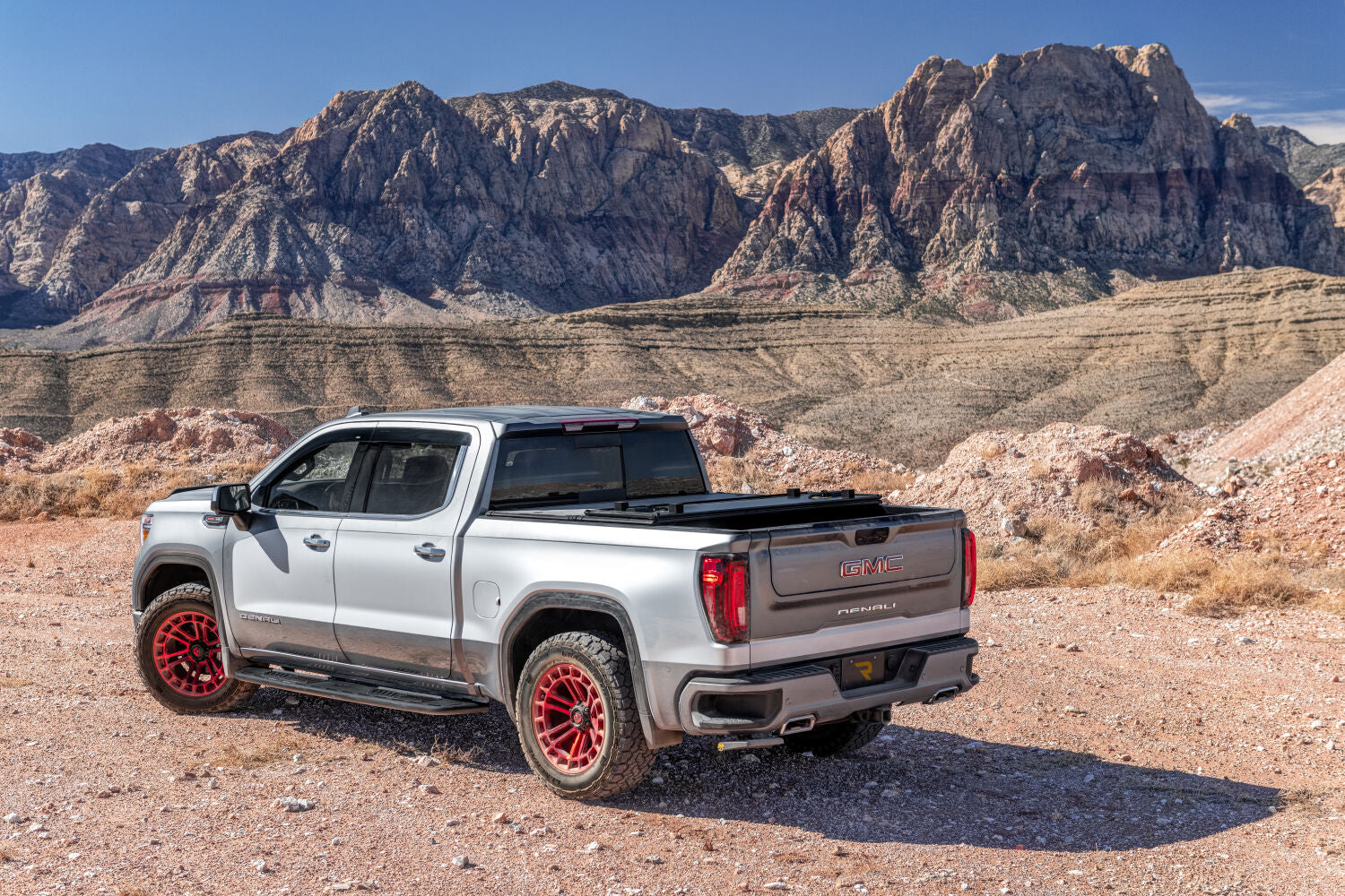 Bedstep Retractable Bumper Step 19-26 Chevy/GMC Silverado/Sierra 1500 2022 Silverado LTD/Sierra Limited AMP Research