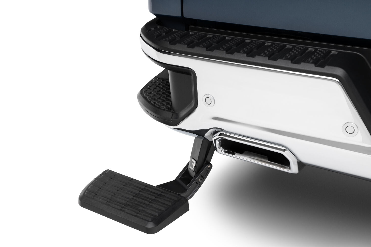 Bedstep Retractable Bumper Step 19-26 Chevy/GMC Silverado/Sierra 1500 2022 Silverado LTD/Sierra Limited AMP Research
