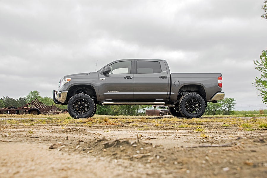 6 Inch Lift Kit M1 Struts/M1 Toyota Tundra 4WD (2007-2015) Rough Country