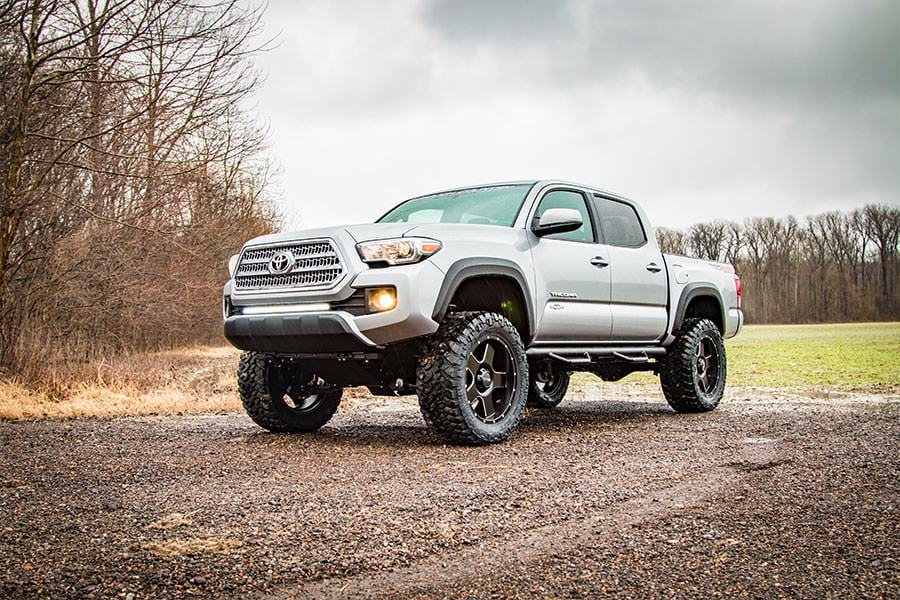 4 Inch Lift Kit N3 Struts Toyota Tacoma 2WD/4WD (2016-2023) Rough Country