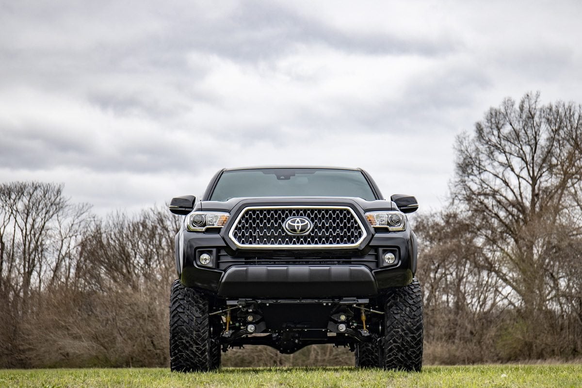 6 Inch Lift Kit N3 Struts Toyota Tacoma 2WD/4WD (2016-2023) Rough Country
