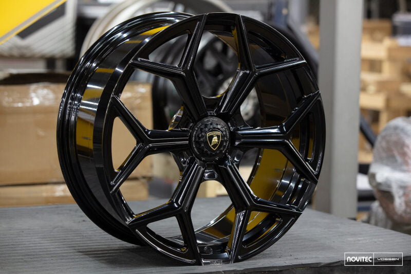 Vossen x Novitec NL4-Cl 21x12.5in - Centerlock - ET43 - Gloss Black Lamborghini Huracan Rear Wheel