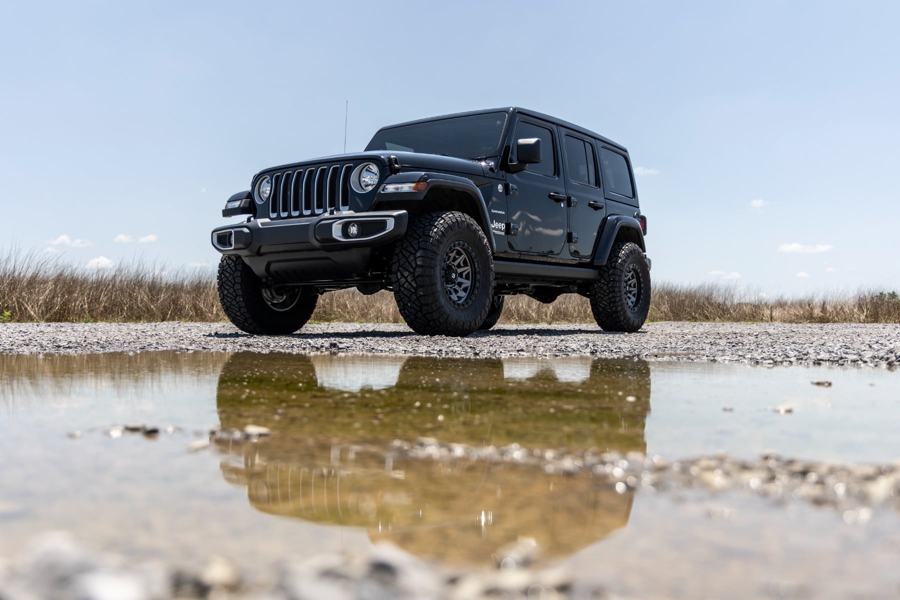 2.5 Inch Lift Kit Coils M1 Jeep Wrangler Unlimited Non-Rubicon 4WD (2024-2026) Rough Country