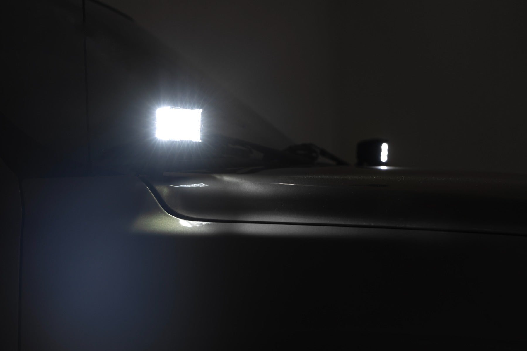 LED Light Kit Ditch Mount Black Series Round 3.5 Inch Amber DRL Chevy 1500 (99-06) Rough Country