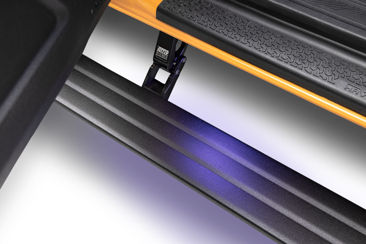 PowerStep SmartSeries Running Boards 21-24 Ford Bronco AMP Research