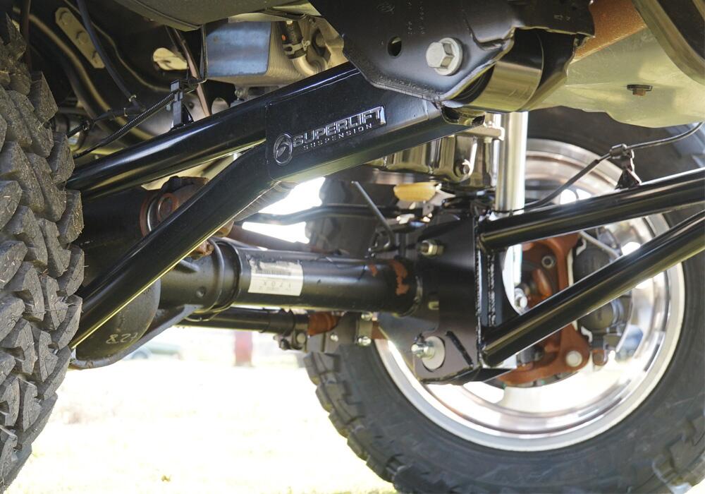 Radius Arms Pair 2005-2022 Ford F250 and F350 Superduty 4-8 Inch Lift Kit Superlift