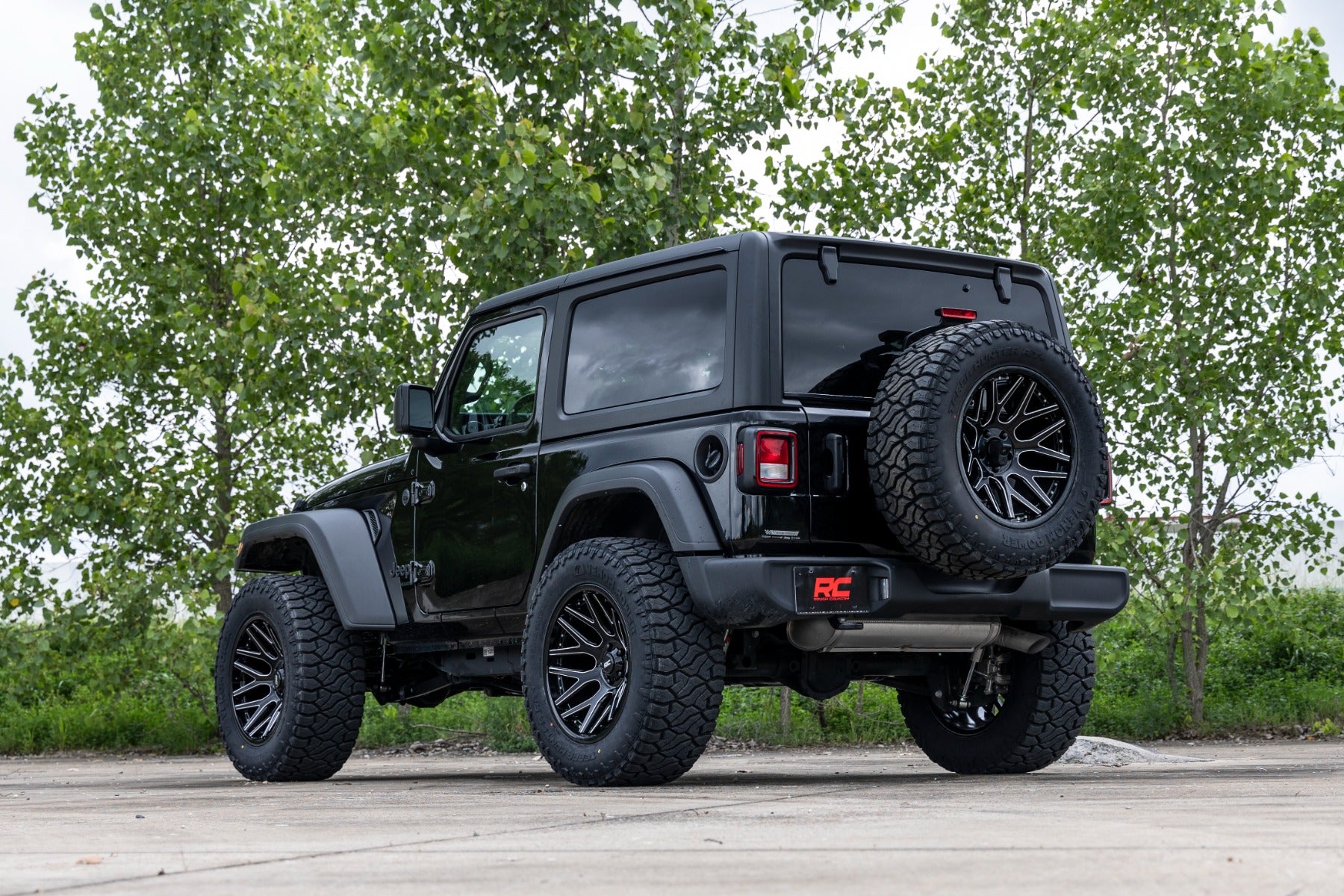 95 Series Wheel Machined One-Piece Gloss Black 20x10 Rough Country