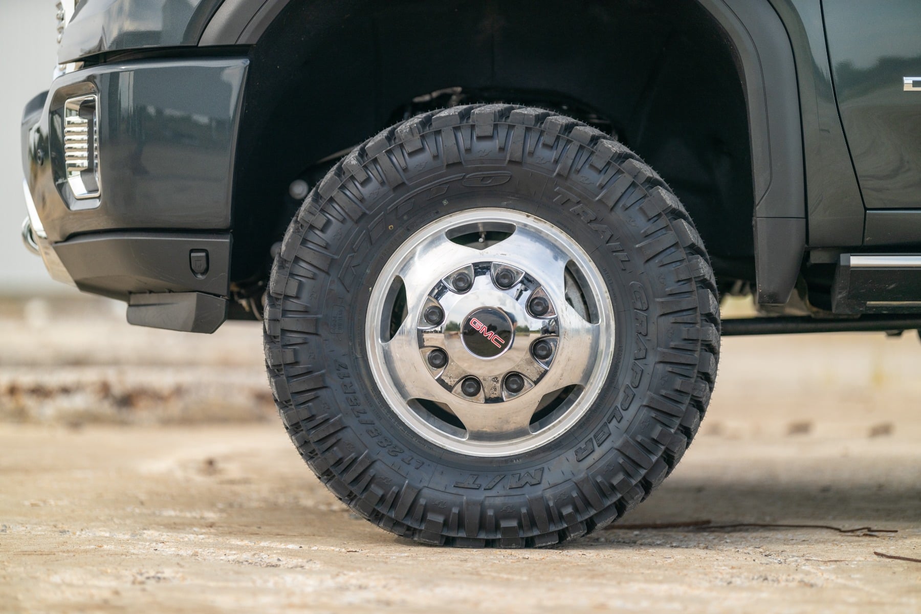 3 Inch Lift Kit Red Sierra/Silverado 3500 HD 2WD/4WD (20-26) Rough Country