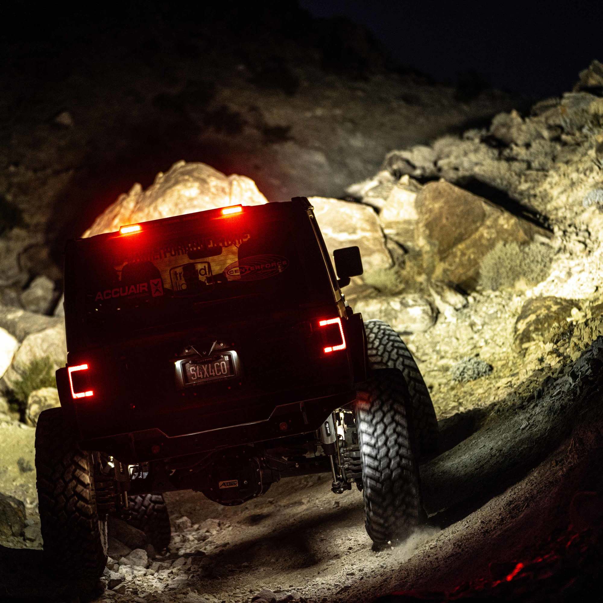 28 Inch Rear-Facing Chase LED Light Bar with Integrated Lighting Functions and Wire Lead For Jeep Wrangler JL/JlU KC HiLiTES