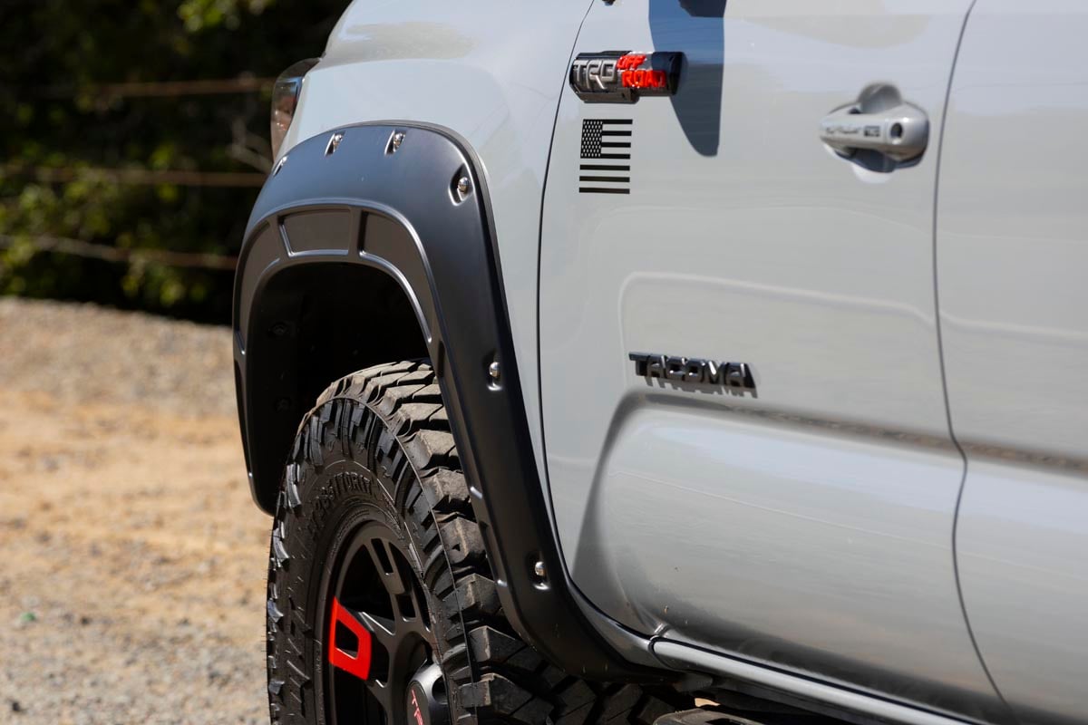 Fender Flares Defender Toyota Tacoma 2WD/4WD (2016-2023) Rough Country