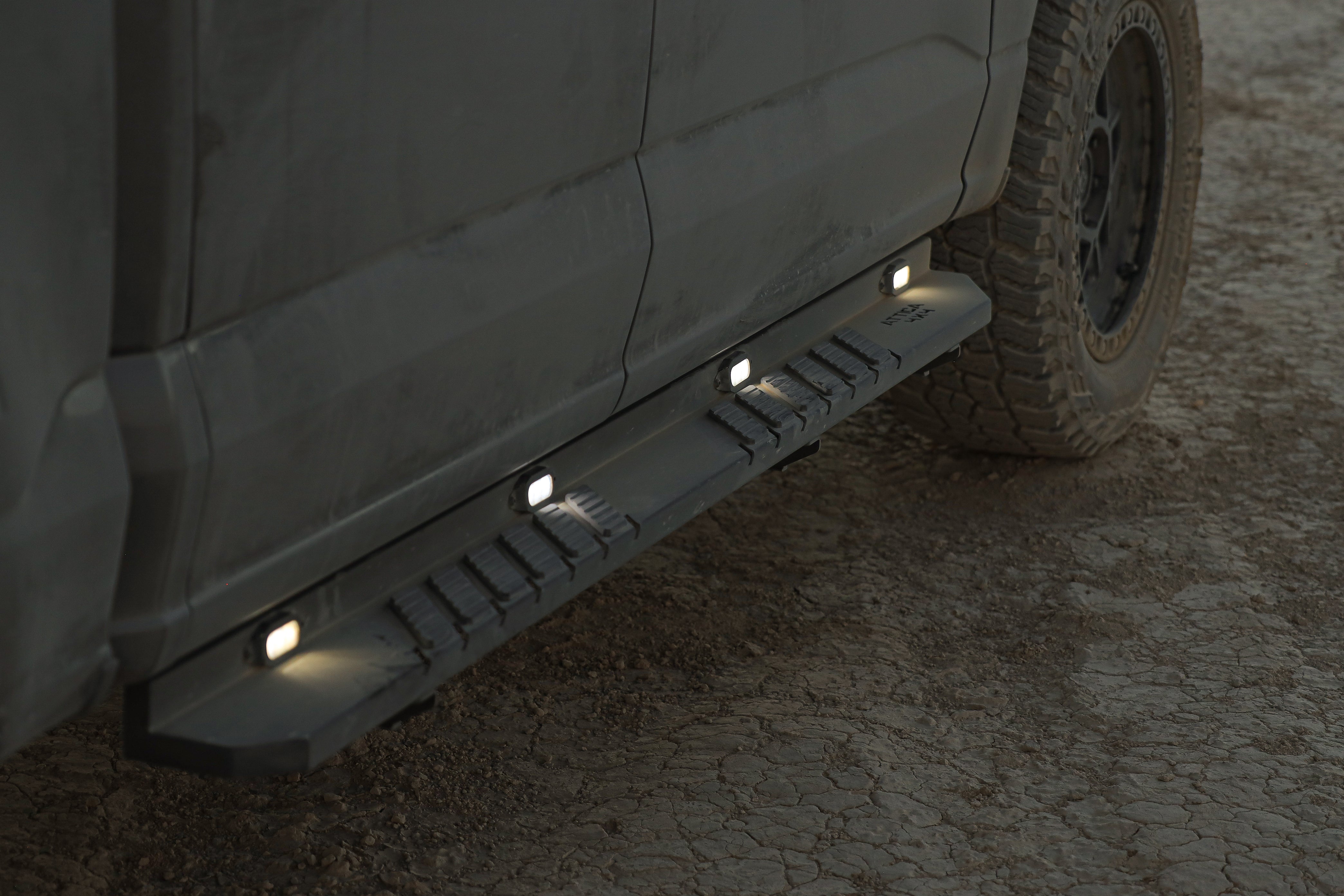 ATTF102C105-BX_Attica 4x4_Lifestyle_03.jpg