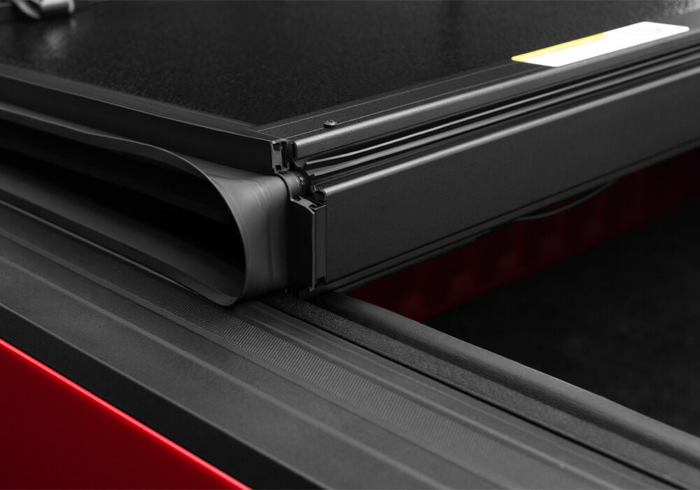 Tonneau Cover Armor Flex 2014-2018 (2019 Legacy/Limited) Chevrolet Silverado/GMC Sierra 1500/2015-2019 2500 HD/3500 HD 6 Foot 6 Inch Bed Std/Ext/Crew Cab Black Textured UnderCover