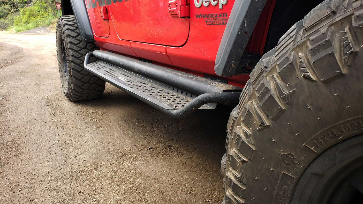 Dominator Xtreme D1 SideSteps With Mounting Bracket Kit Textured Black For 2007-2018 Jeep Wrangler JK 2 Door  Go Rhino