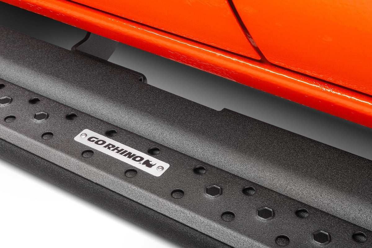 Dominator Xtreme DSS SideSteps With Mounting Bracket Kit Textured Black 2019-2026 Sierra 1500 2020-2026 Sierra 2500/3500 HD Go Rhino