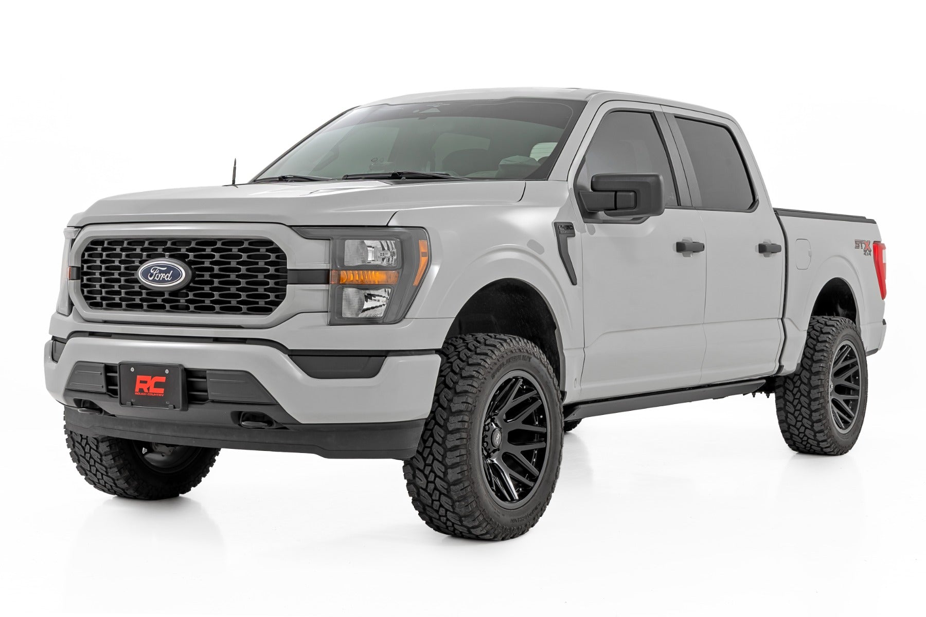 Power Running Boards HT-Series Crew Cab Ford F-150/Lightning/F-250/F-350/Raptor (15-26) Rough Country