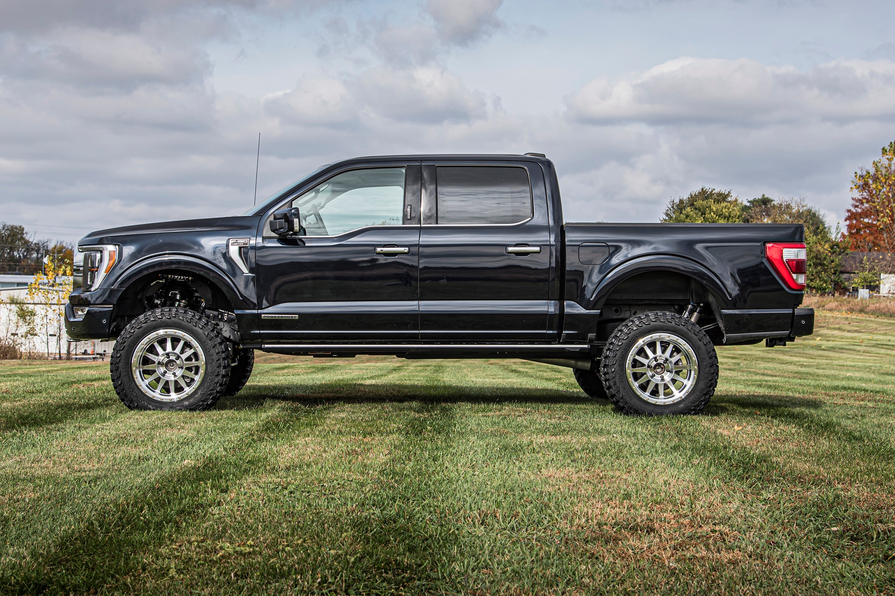 6-inch lift kit with FOX 2.0 strut installed on a Ford F150 4WD, showcasing enhanced height and off-road capability.