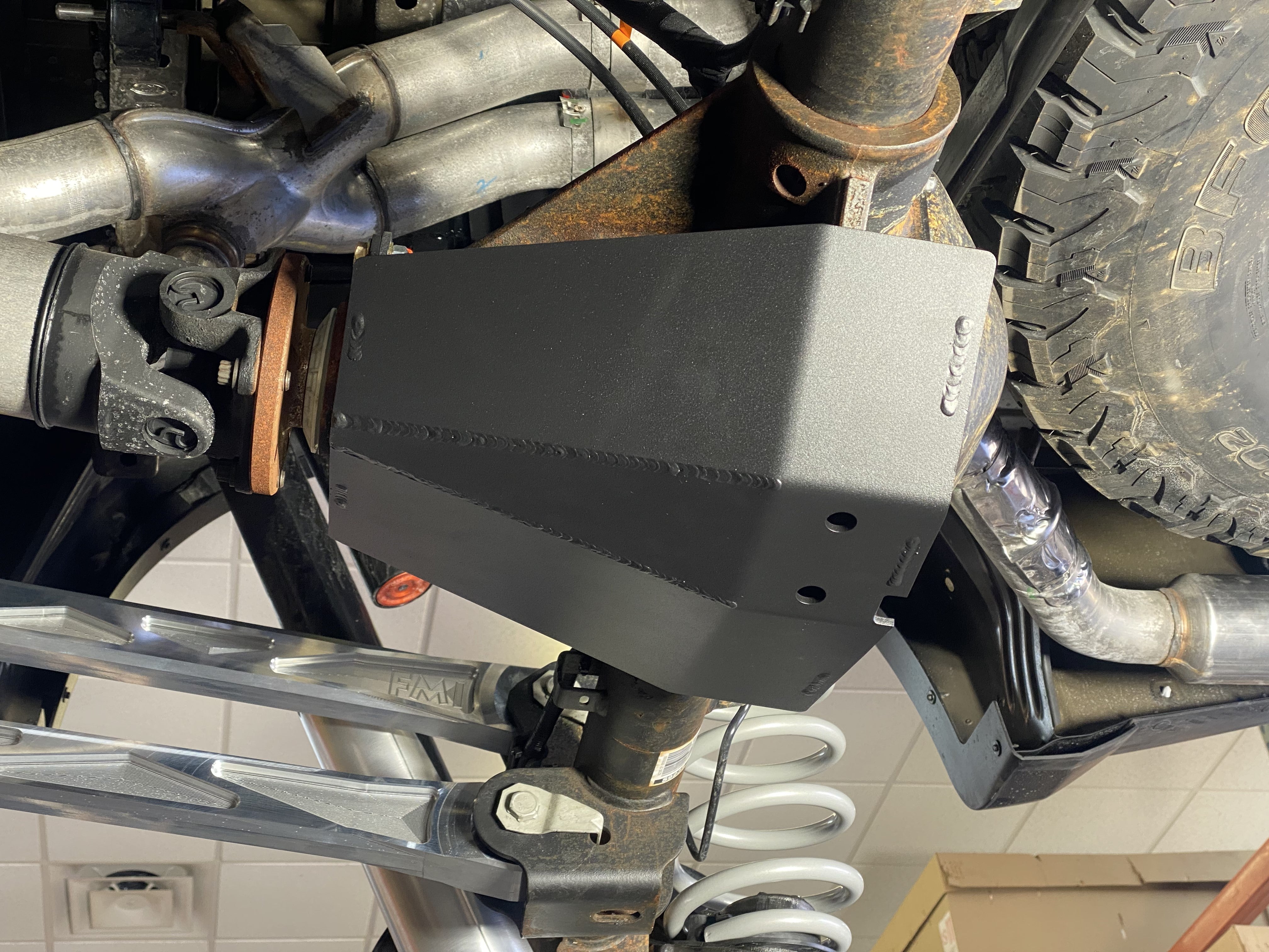 Rear differential skid plate kit for 2017-2024 Raptor, designed for off-road protection and durability.