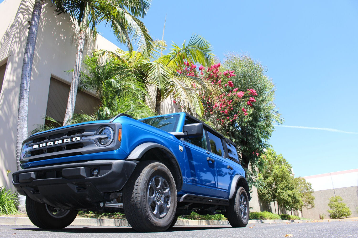 Dominator Xtreme D1 SideSteps With Mounting Bracket Kit Textured Black 2021-2025 Ford Bronco 4 Door Go Rhino