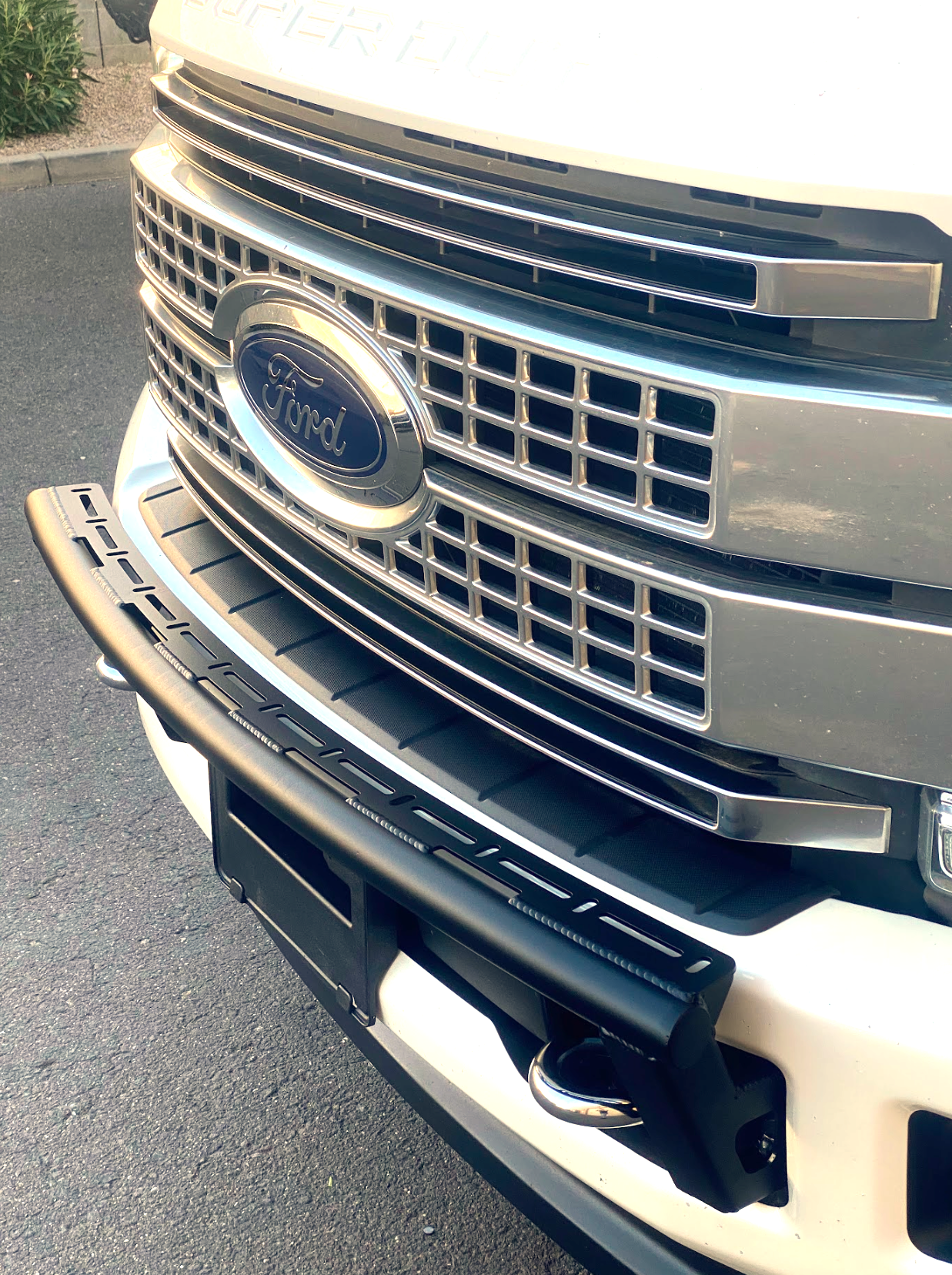 Front light mount kit for 2017-2022 Ford F-250 Super Duty, designed for stock bumpers, enhancing off-road visibility.