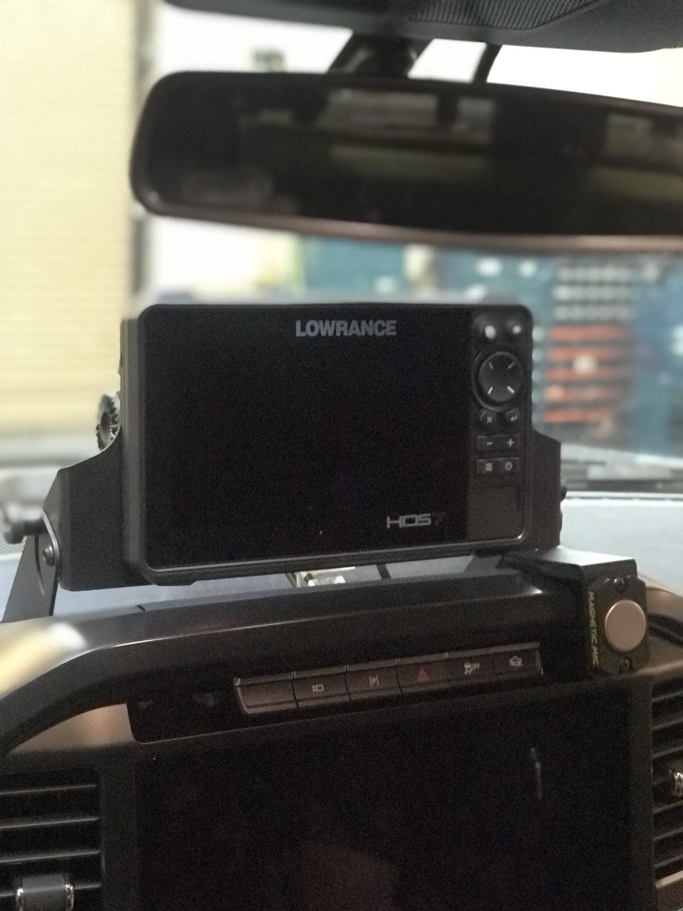 Center dash GPS mount for 2021-2024 F150 and Gen 3 Raptor, featuring HDS7 Live display for navigation.